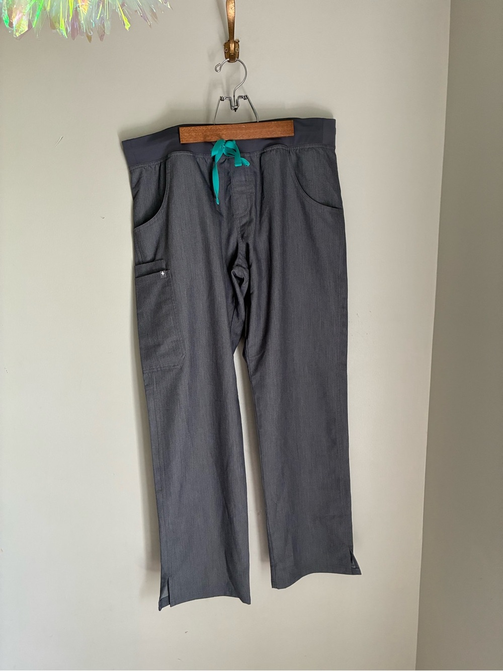 Figs Gray Kade Cargo Scrub Bottoms Size Large